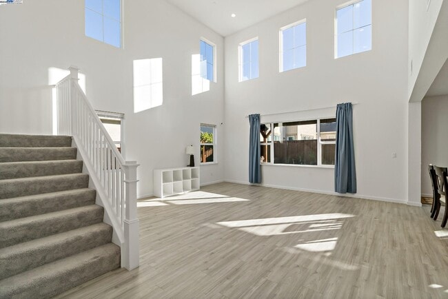 Photo - 717 Delaney Pkwy