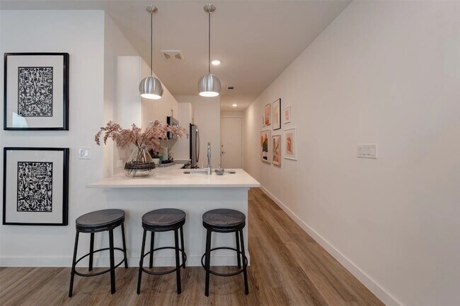 Photo - 3275 Summer St Unidad 1305