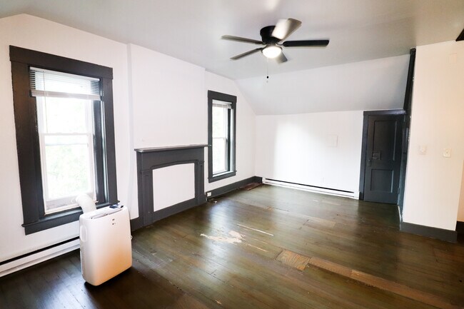 2612 Eden Ave