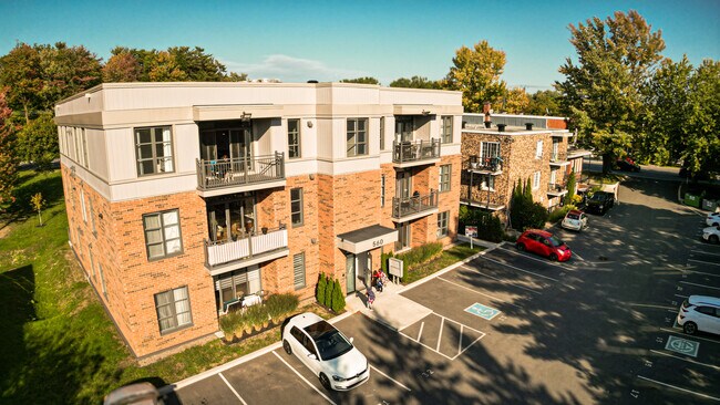 Building Photo - Esplanade-sur-Girouard