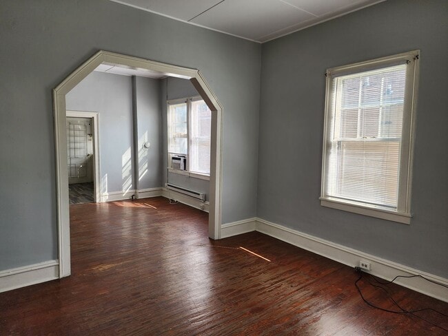 Photo - 312 McRae St