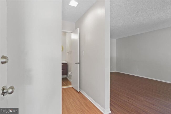 Building Photo - 2208 Cartwright Pl