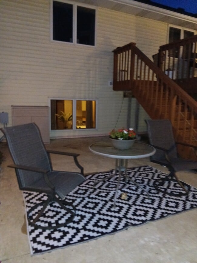 Photo - 4806 Helmo Ave N Unidad Large Lower Level Apartment