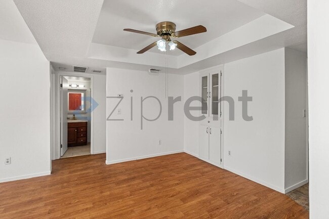 Photo - 3841 Milton Terrace