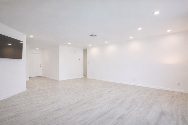 Building Photo - 1966 Rockledge Dr