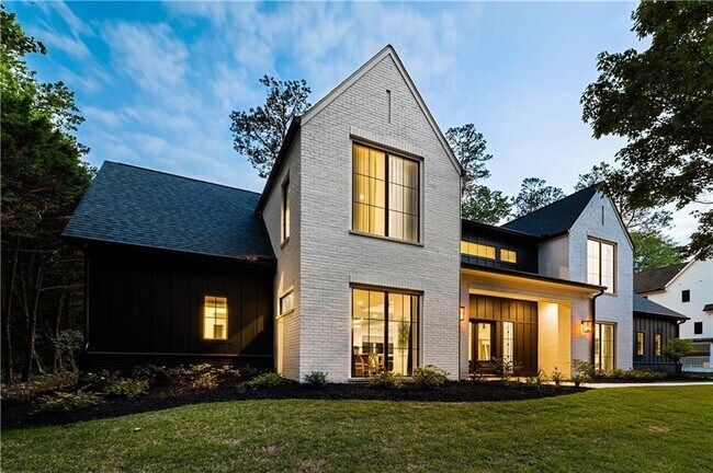 Photo - 2742 Winding Ln NE