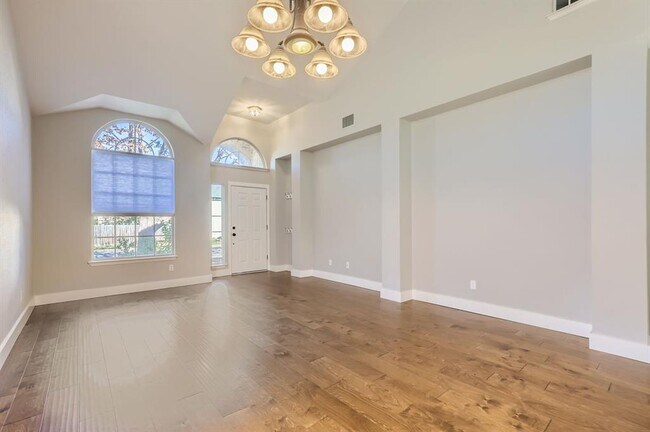 Photo - 3805 Mankins Way