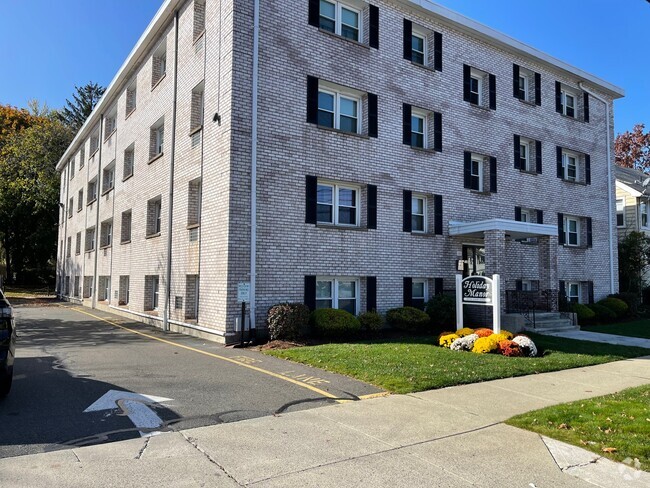 Building Photo - Holiday Manor Rental