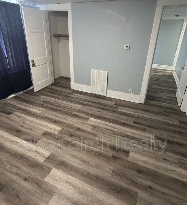 Photo - 417 E Cook St