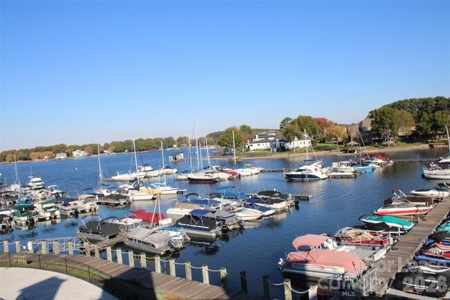 Building Photo - 18749 Vineyard Point Ln