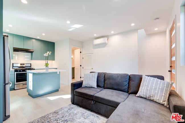 Photo - 12153 Palms Blvd