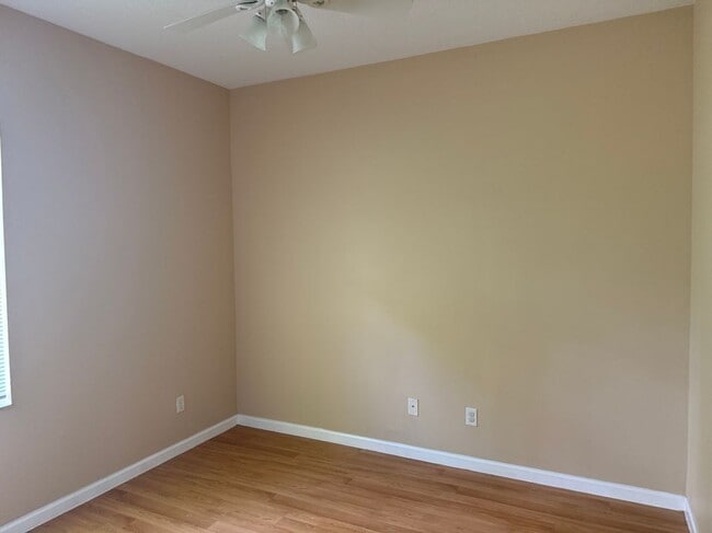 Photo - 18 Poinbury Dr Unit single family