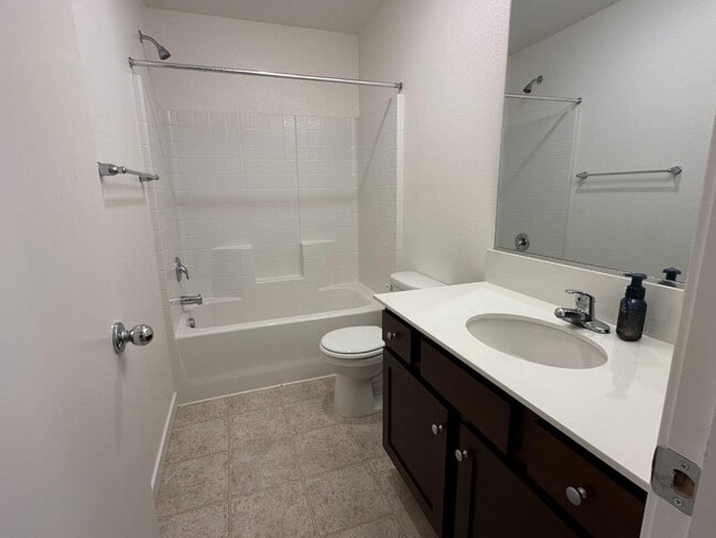 Photo - 395 Yandris Ct