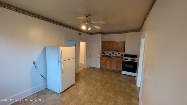 Photo - 914 W Lackawanna Ave