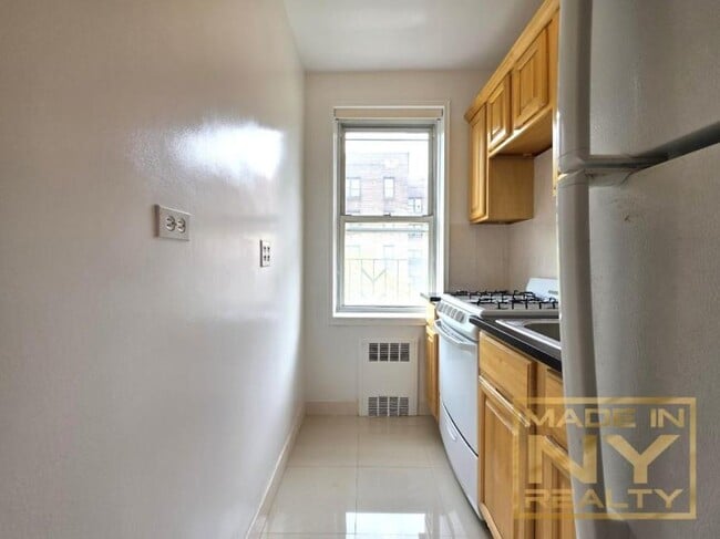 Building Photo - 0 bedroom in REGO PARK NY 11374 Unit 414 Rental