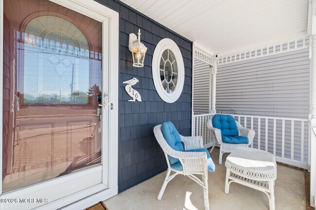 Photo - 116 Sunset Dr N