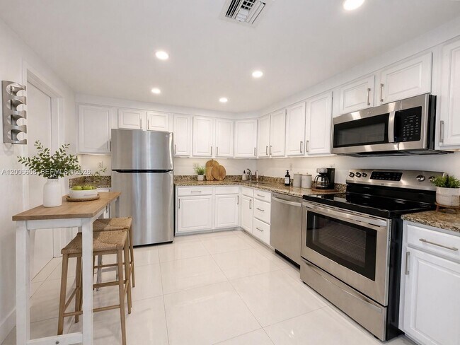 Photo - 210 Seaview Dr Unit 403