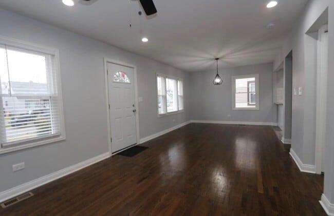 Photo - 3728 W 86th St
