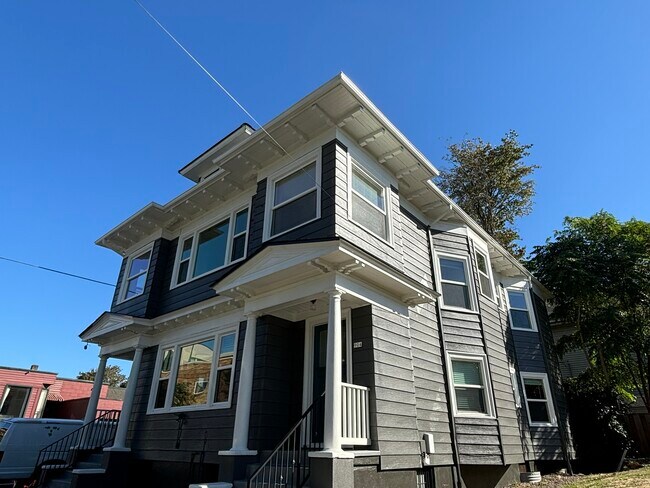 Photo - 900 SE 13th Ave