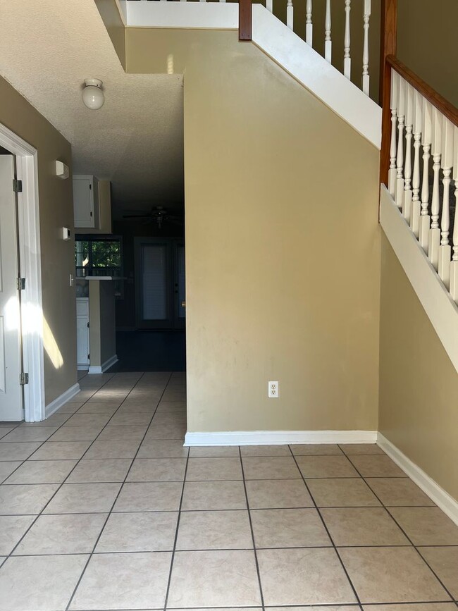 Photo - 172 Commons Dr