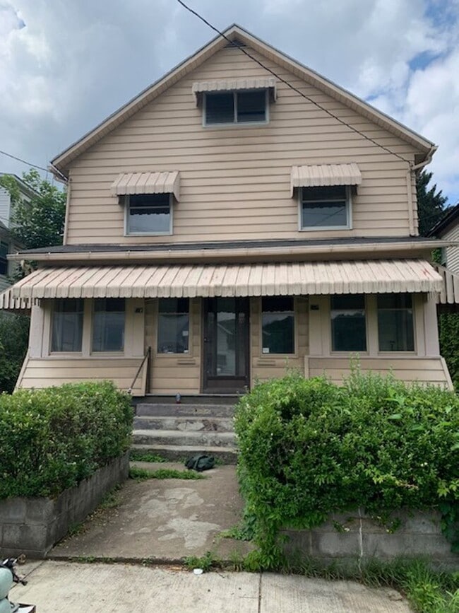 Building Photo - Walker - 457-459 Stone Street Unit Walker - 459 Stone Street