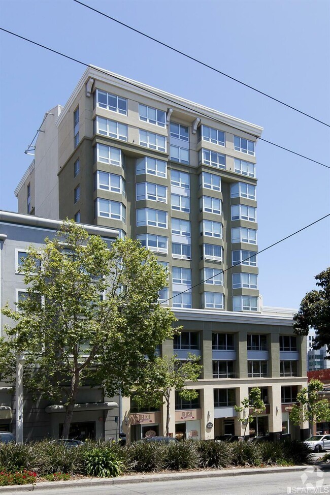 Building Photo - 750 Van Ness Ave Unit 402 Rental