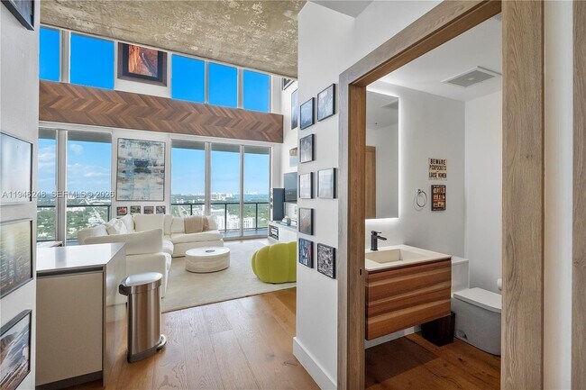 Photo - 3470 E Coast Ave Unidad PH202