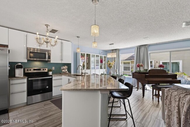 Building Photo - 805 Old Bridge Rd