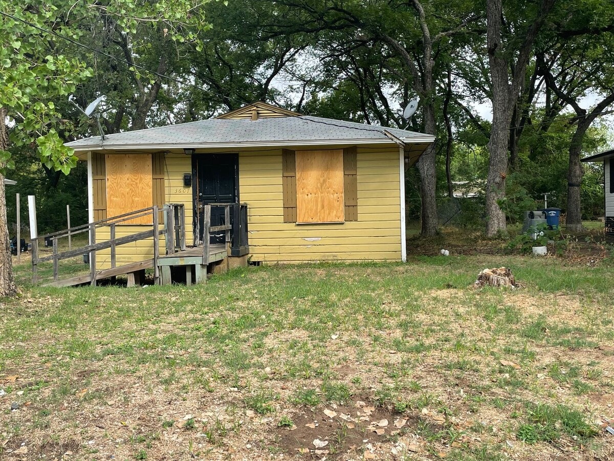 Photo - 2 Bedroom 1 Bathroom South Dallas