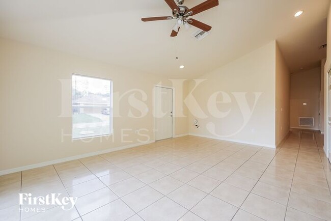 Photo - 317 Apartment St