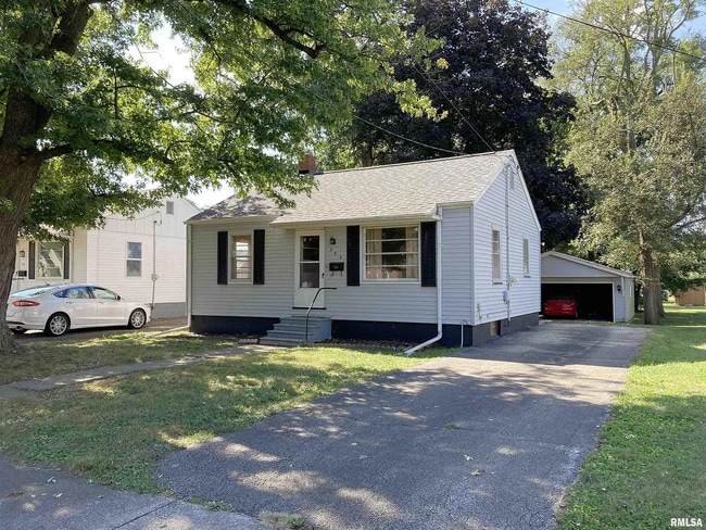 Building Photo - Lovely 2-Bedroom Newly Renovated Home!