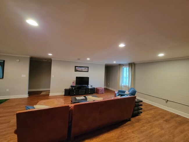 Photo - Massive 3 bed 3 bath on Boulevard!