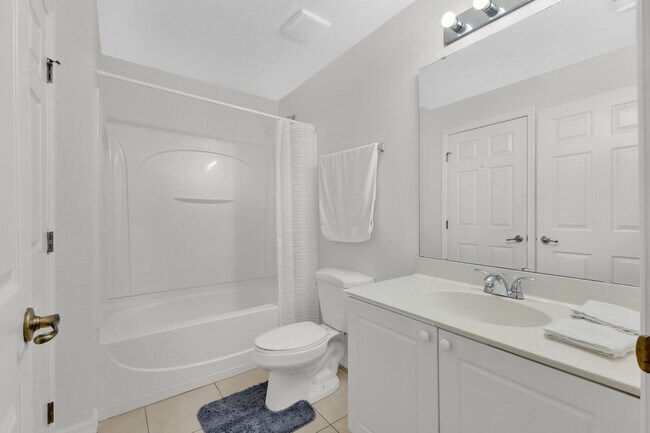 Building Photo - 2855 Club Cortile Cir Rental