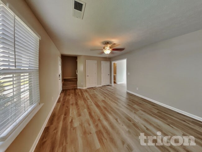 Photo - 1068 Woodall Rd