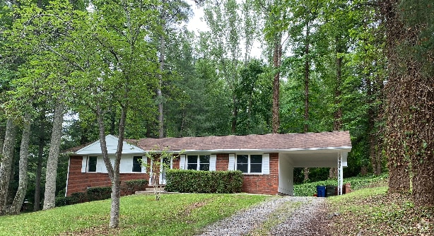 Building Photo - 3 Bedroom 2 Bathroom one level home.