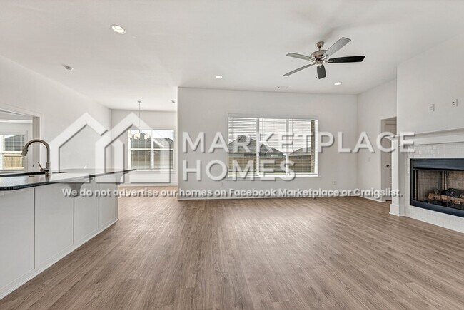 Photo - 375 Canada Dr