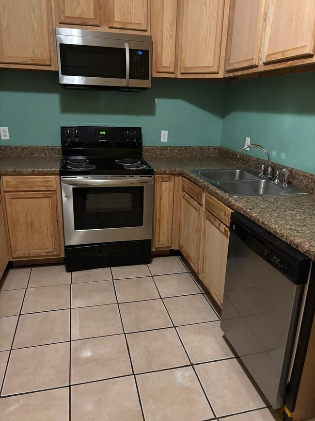 Cocina - 751 Brookline St SW