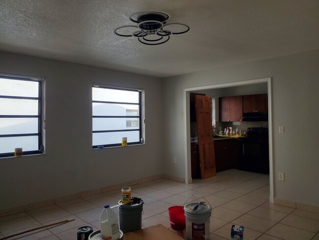 Photo - 145 W 43rd St