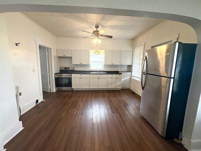 Photo - 595 N Washington St