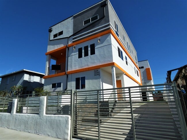 Photo - 1626 S La Brea Ave Apartment Unit 1626 1/2