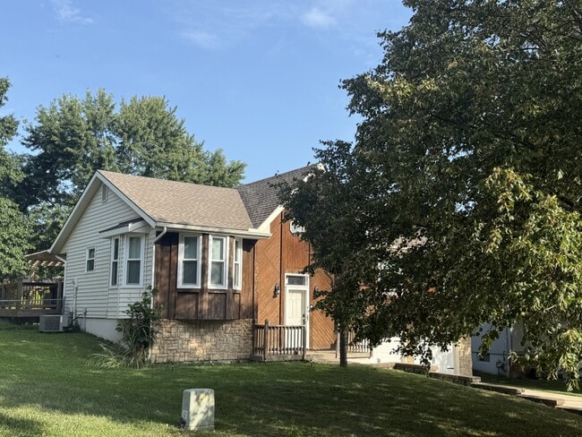 Photo - 8612 N Rhode Ave