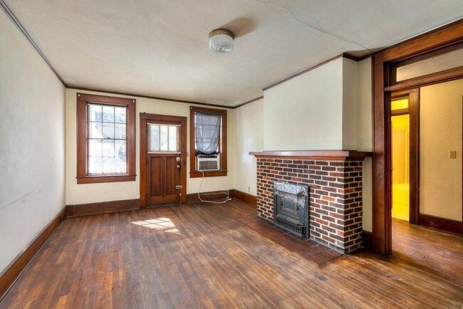 Photo - 25 W Charlotte Ave