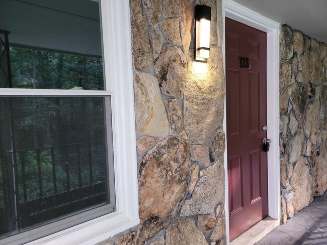 Photo - Great location near CDC, Emory, and the VA...