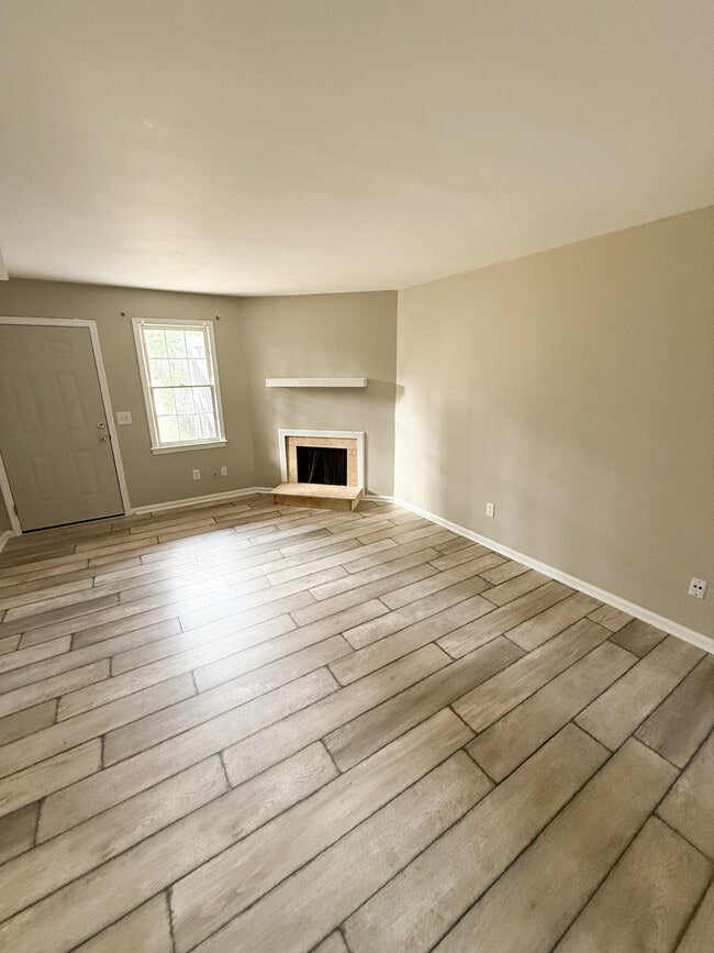 2920 Chatsworth Rd Unit B