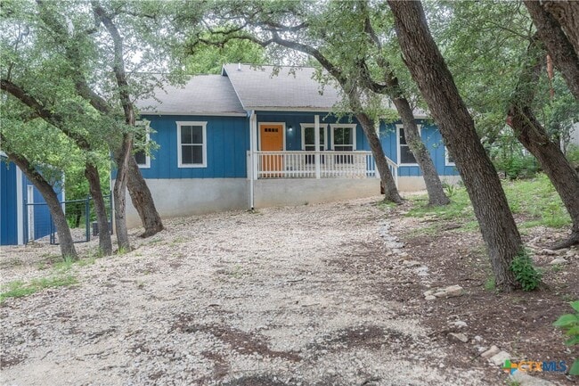 Building Photo - 1015 Twin Deer Ln