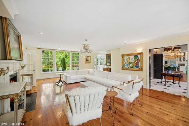 82 Woodley Rd