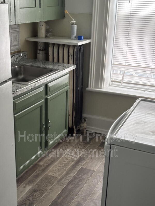 Building Photo - 319 E Sunbury St Unit Apt 3