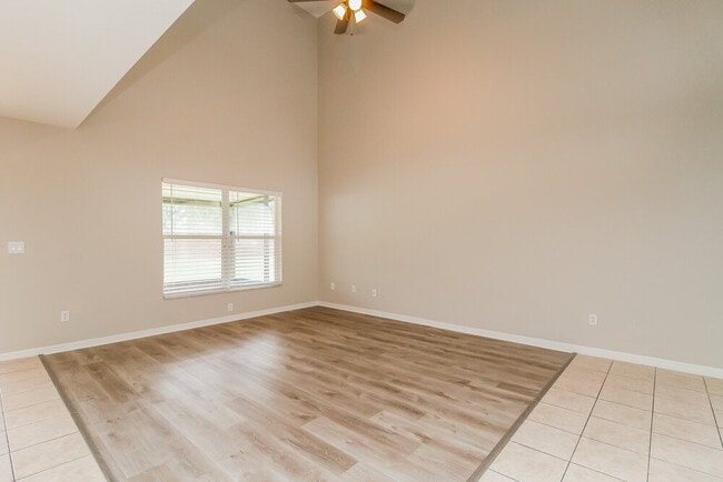 Photo - 15261 Harrowgate Way