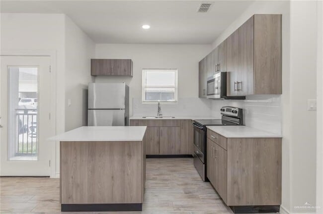 Photo - 900 E Redbud Ave Unidad 16b5