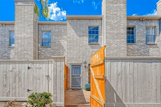 Photo - 3780 Tanglewilde St Unit 604